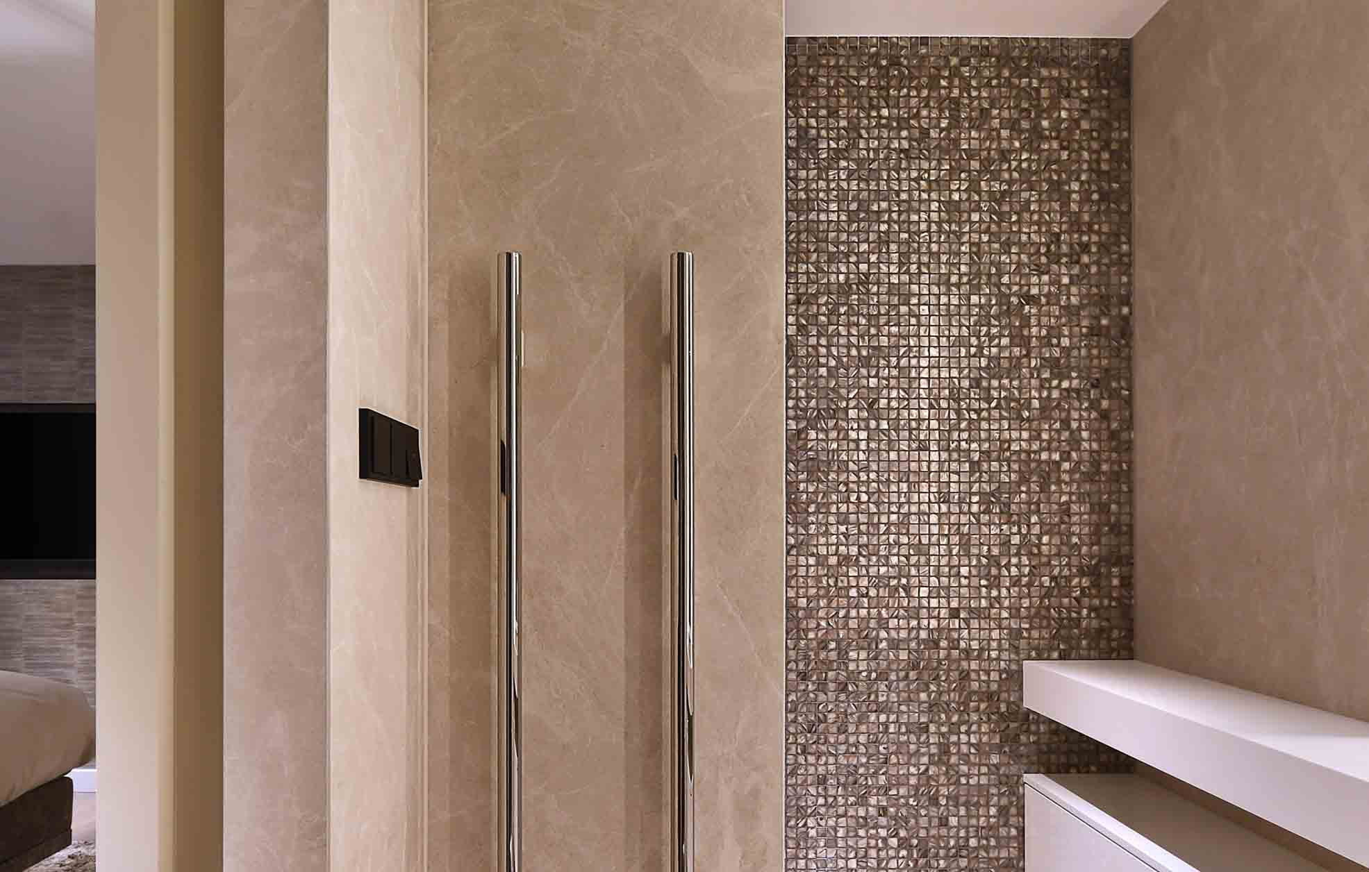 Luxury feature wall in bathroom